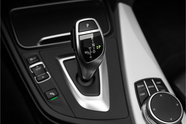 BMW 4 Serie Cabrio 440i M-Sport Nekverwarming H/K Trekhaak 19"