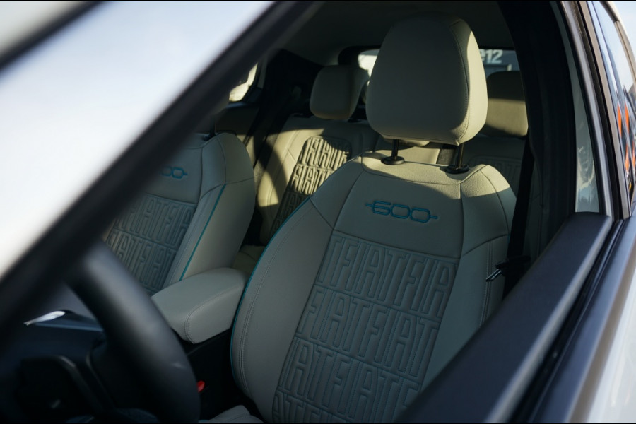 Fiat 600 1.2 Hybrid La Prima Automaat LEDER | CLIMA | MEEST LUXE!