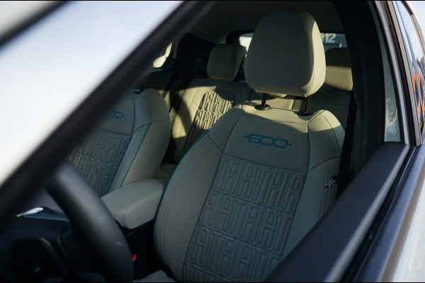 Fiat 600 1.2 Hybrid La Prima Automaat LEDER | CLIMA | MEEST LUXE!