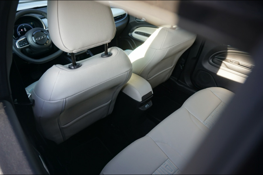 Fiat 600 1.2 Hybrid La Prima Automaat LEDER | CLIMA | MEEST LUXE!