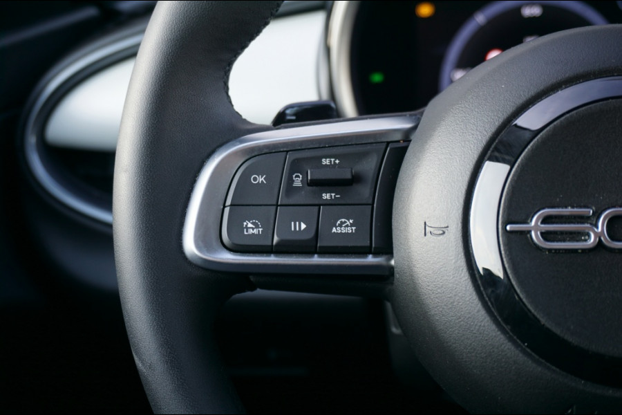 Fiat 600 1.2 Hybrid La Prima Automaat LEDER | CLIMA | MEEST LUXE!