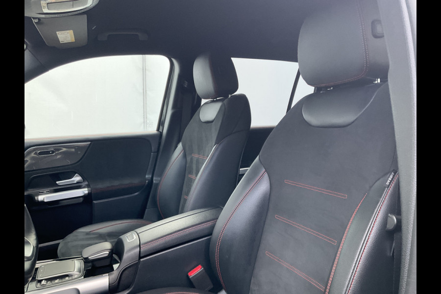 Mercedes-Benz Glb 7-Pers 180 AMG Line 7-Pers Pano Trekhaak Stoelverw Led NL-Auto |AMG!|