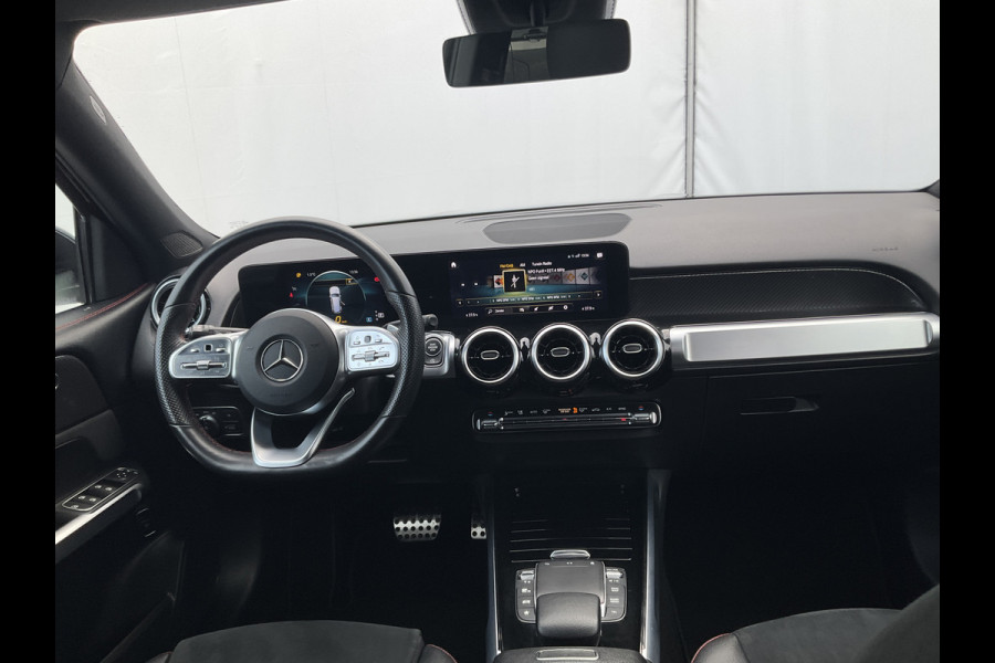 Mercedes-Benz Glb 7-Pers 180 AMG Line 7-Pers Pano Trekhaak Stoelverw Led NL-Auto |AMG!|