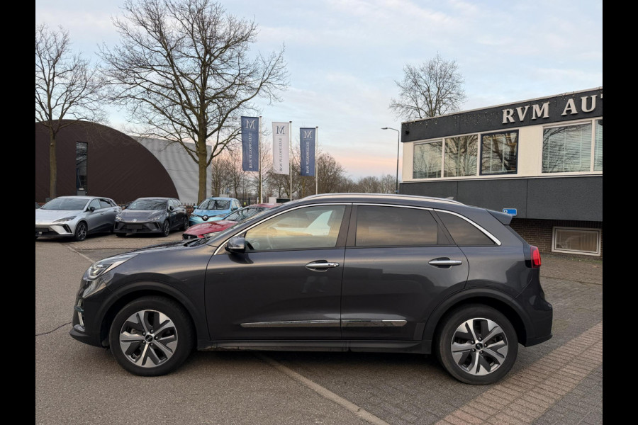Kia e-Niro DynamicLine 64 kWh SOH 98% | LEER | JBL AUDIO | CAMERA | VERWARMD STUUR & STOEL | DODEHOEKDETECTIE | FULL OPTION | INCLUSIEF 12 MND BOVAG GARANTIE
