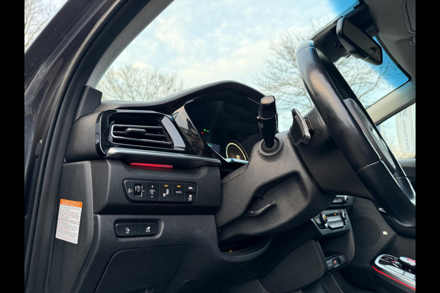 Kia e-Niro DynamicLine 64 kWh SOH 98% | LEER | JBL AUDIO | CAMERA | VERWARMD STUUR & STOEL | DODEHOEKDETECTIE | FULL OPTION | INCLUSIEF 12 MND BOVAG GARANTIE