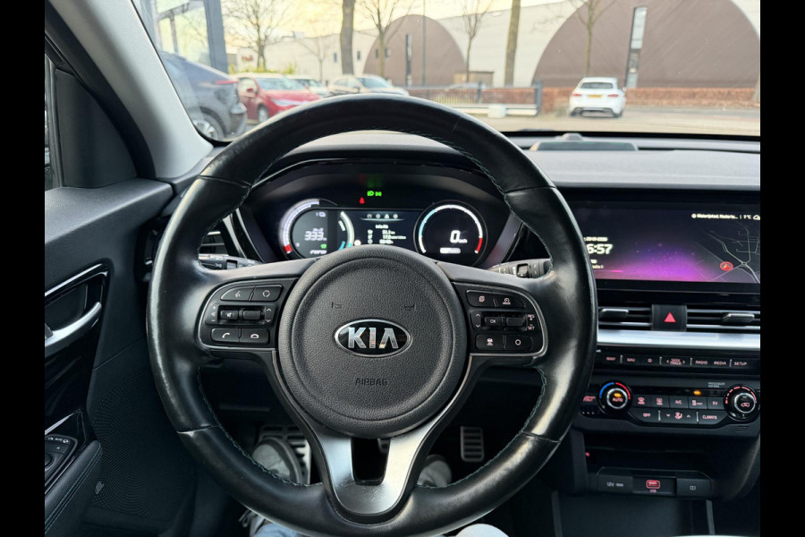 Kia e-Niro DynamicLine 64 kWh SOH 98% | LEER | JBL AUDIO | CAMERA | VERWARMD STUUR & STOEL | DODEHOEKDETECTIE | FULL OPTION | INCLUSIEF 12 MND BOVAG GARANTIE
