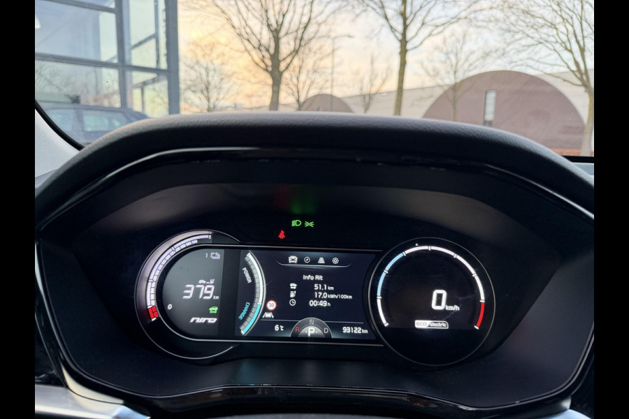 Kia e-Niro DynamicLine 64 kWh SOH 98% | LEER | JBL AUDIO | CAMERA | VERWARMD STUUR & STOEL | DODEHOEKDETECTIE | FULL OPTION | INCLUSIEF 12 MND BOVAG GARANTIE