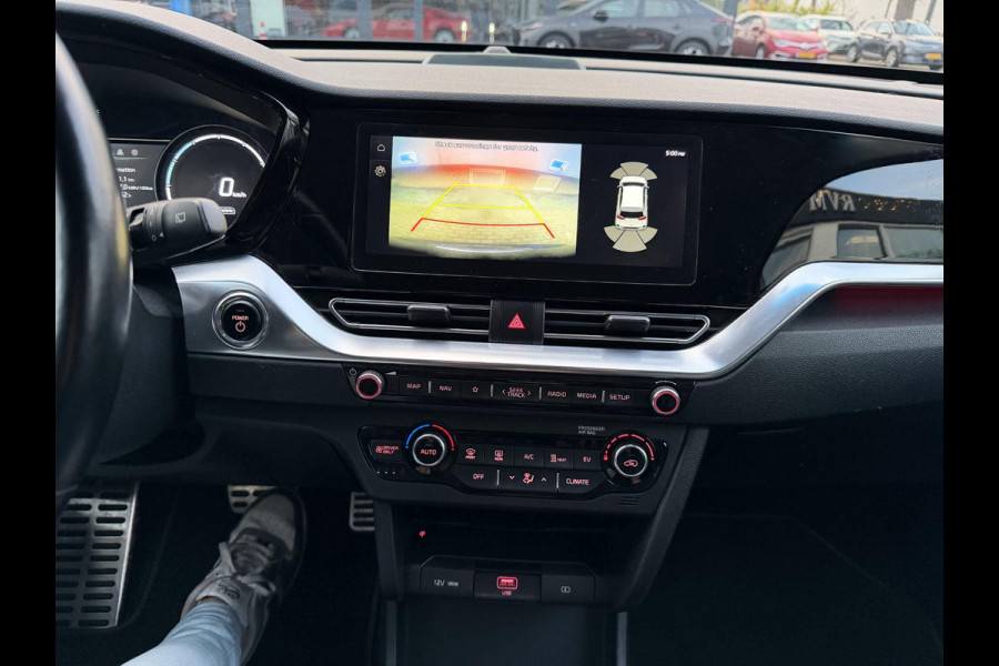 Kia e-Niro DynamicLine 64 kWh SOH 98% | LEER | JBL AUDIO | CAMERA | VERWARMD STUUR & STOEL | DODEHOEKDETECTIE | FULL OPTION | INCLUSIEF 12 MND BOVAG GARANTIE