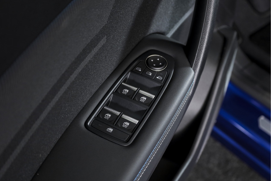 Renault Captur 1.8 E-Tech full hybrid 160 esprit Alpine - Automaat | Dig. Cockpit | Adapt. Cruise | Winterpakket | PDC | 360 Camera | NAV + App. Connect | ECC | DAB | LM 19" | 5196