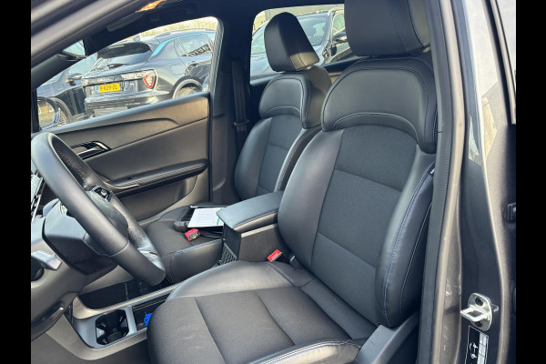 MG Mg4 electric Luxury 64 kWh |LONG RANGE | SOH 97%|14.000KM! | DEALER ONDERHOUDEN| 7 JAAR GARANTIE BIJ MG| SUPER COMPLETE AUTO| RONDOMZICHT CAMERA| STOEL+ STUUR VERWARMING| DODE HOEK