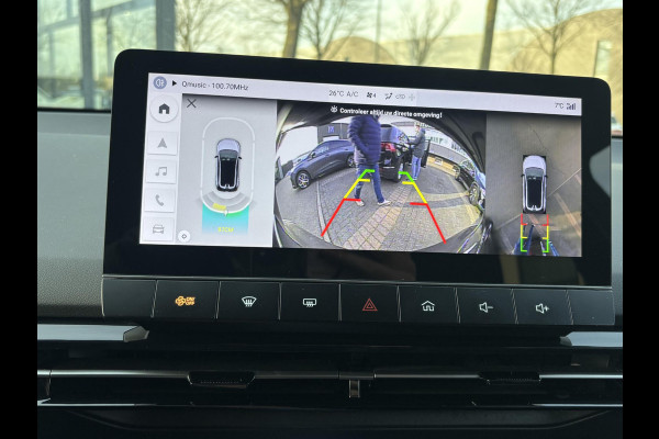 MG Mg4 electric Luxury 64 kWh |LONG RANGE | SOH 97%|14.000KM! | DEALER ONDERHOUDEN| 7 JAAR GARANTIE BIJ MG| SUPER COMPLETE AUTO| RONDOMZICHT CAMERA| STOEL+ STUUR VERWARMING| DODE HOEK