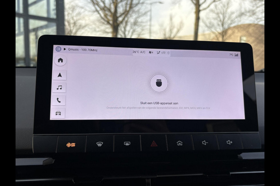 MG Mg4 electric Luxury 64 kWh |LONG RANGE | SOH 97%|14.000KM! | DEALER ONDERHOUDEN| 7 JAAR GARANTIE BIJ MG| SUPER COMPLETE AUTO| RONDOMZICHT CAMERA| STOEL+ STUUR VERWARMING| DODE HOEK