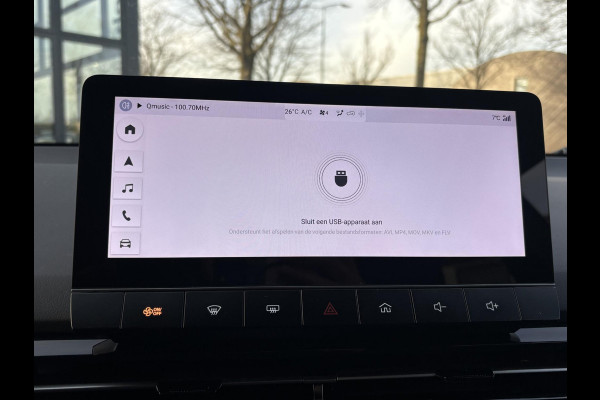 MG Mg4 electric Luxury 64 kWh |LONG RANGE | SOH 97%|14.000KM! | DEALER ONDERHOUDEN| 7 JAAR GARANTIE BIJ MG| SUPER COMPLETE AUTO| RONDOMZICHT CAMERA| STOEL+ STUUR VERWARMING| DODE HOEK