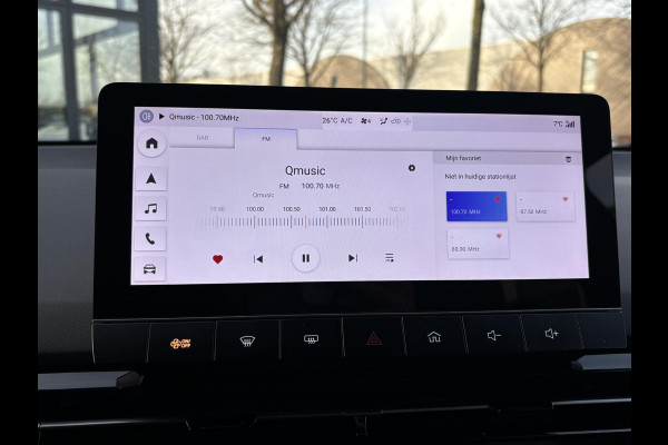 MG Mg4 electric Luxury 64 kWh |LONG RANGE | SOH 97%|14.000KM! | DEALER ONDERHOUDEN| 7 JAAR GARANTIE BIJ MG| SUPER COMPLETE AUTO| RONDOMZICHT CAMERA| STOEL+ STUUR VERWARMING| DODE HOEK