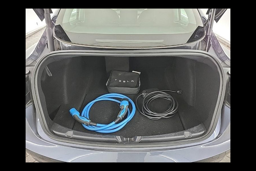 Tesla Model 3 Aut. Range Dual AWD | Autopilot | Panorama | Leder | 19 Inch |