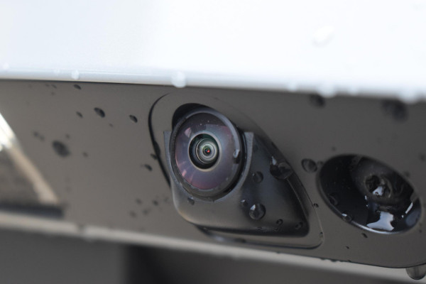 Volvo EX40 Single Motor Extended Range Plus 82 kWh / Lounge Pakket / Extra getint glas / 360 Camera / 20'' velgen / Panoramadak / Zwart dak / Harman Kardon / Microtech/Nubuck