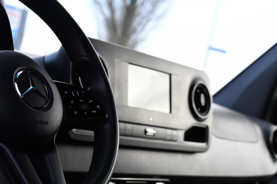 Mercedes-Benz Sprinter 319 1.9 CDI L2H2 4x4 Black Edition Camera, Cruise, Carplay, LED, 190pk, Automaat, 4Matic, Multimedia, Uniek!