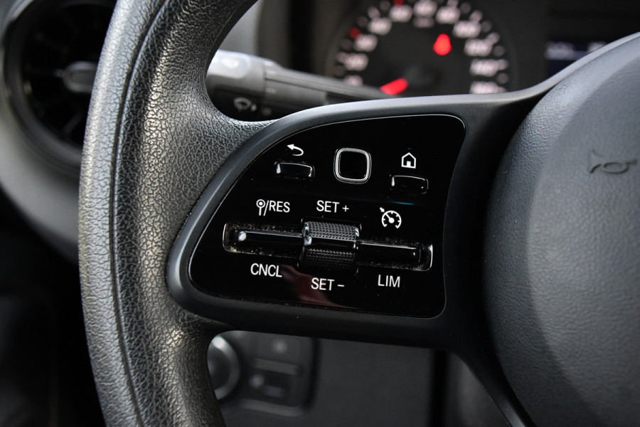 Mercedes-Benz Sprinter 319 1.9 CDI L2H2 4x4 Black Edition Camera, Cruise, Carplay, LED, 190pk, Automaat, 4Matic, Multimedia, Uniek!