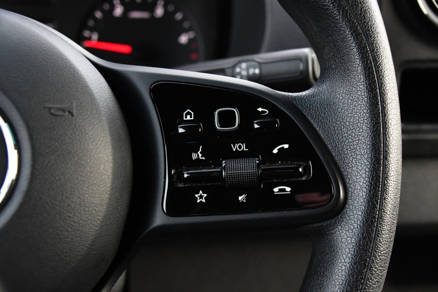 Mercedes-Benz Sprinter 319 1.9 CDI L2H2 4x4 Black Edition Camera, Cruise, Carplay, LED, 190pk, Automaat, 4Matic, Multimedia, Uniek!