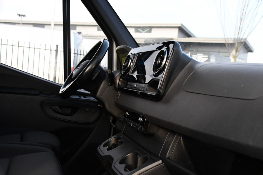 Mercedes-Benz Sprinter 316 2.2 CDI L2H2 PB Edition 360 Camera, Cruise, Carplay, 164pk, Automaat, LED, Stoelverwarming, Standkachel, Trekhaak, Uniek!