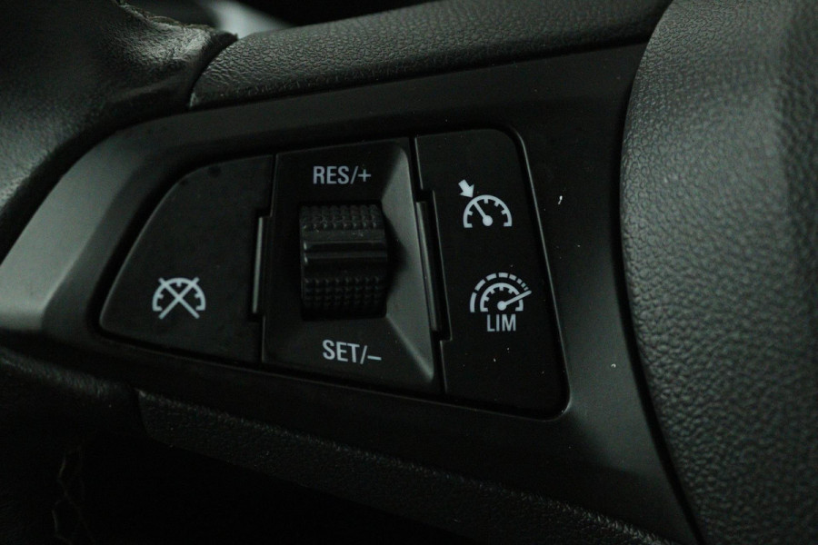 Opel Astra Sports Tourer 1.4 Turbo 120 Jaar Edition (TREKHAAK, PARKEERSENSOREN, CRUISE CONTROL, NAVIGATIE)