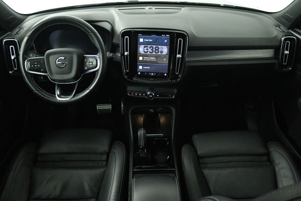 Volvo XC40 Recharge P8 AWD R-Design (PANORAMADAK, HARMAN/KARDON, STUUR/STOEL VERWARMING, CAMERA, PARKEERSENSOREN)