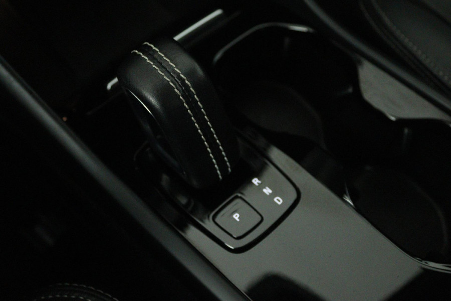 Volvo XC40 Recharge P8 AWD R-Design (PANORAMADAK, HARMAN/KARDON, STUUR/STOEL VERWARMING, CAMERA, PARKEERSENSOREN)