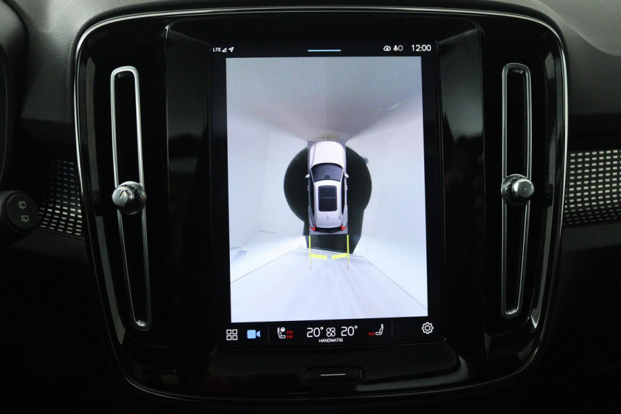 Volvo XC40 Recharge P8 AWD R-Design (PANORAMADAK, HARMAN/KARDON, STUUR/STOEL VERWARMING, CAMERA, PARKEERSENSOREN)