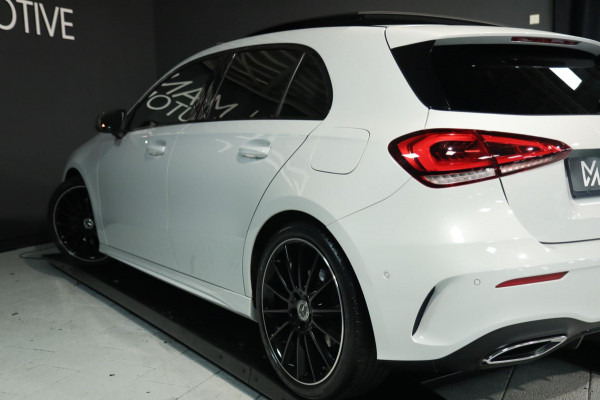 Mercedes-Benz A-Klasse 220 AMG Line / PANO / CAMERA / ALCANTARA / DODEHOEK / WIDE SCREEN