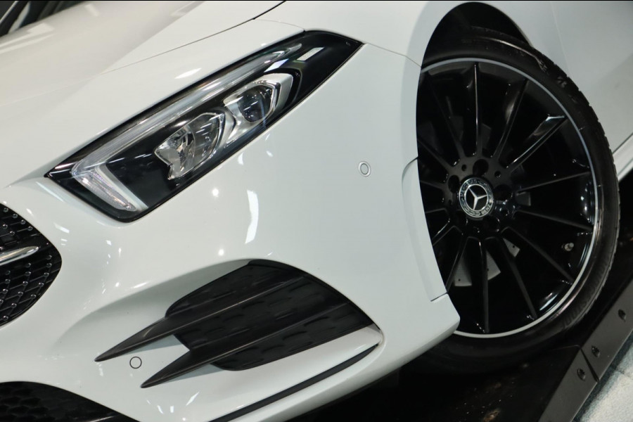 Mercedes-Benz A-Klasse 220 AMG Line / PANO / CAMERA / ALCANTARA / DODEHOEK / WIDE SCREEN