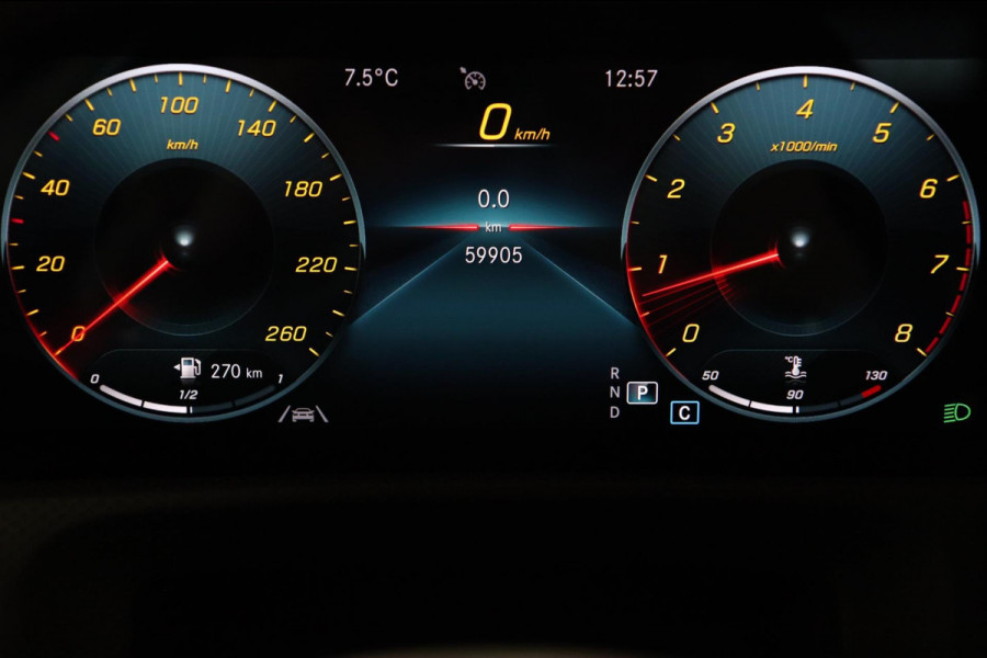 Mercedes-Benz A-Klasse 220 AMG Line / PANO / CAMERA / ALCANTARA / DODEHOEK / WIDE SCREEN