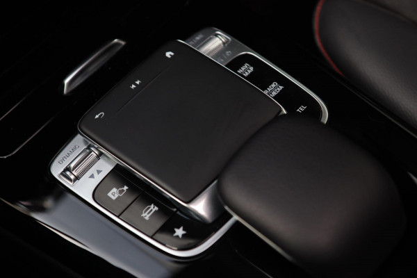 Mercedes-Benz A-Klasse 220 AMG Line / PANO / CAMERA / ALCANTARA / DODEHOEK / WIDE SCREEN