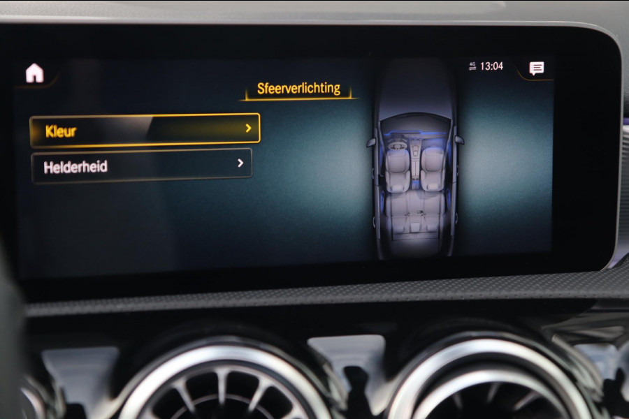 Mercedes-Benz A-Klasse 220 AMG Line / PANO / CAMERA / ALCANTARA / DODEHOEK / WIDE SCREEN