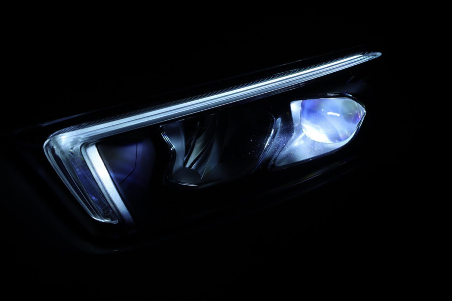 Mercedes-Benz A-Klasse 220 AMG Line / PANO / CAMERA / ALCANTARA / DODEHOEK / WIDE SCREEN