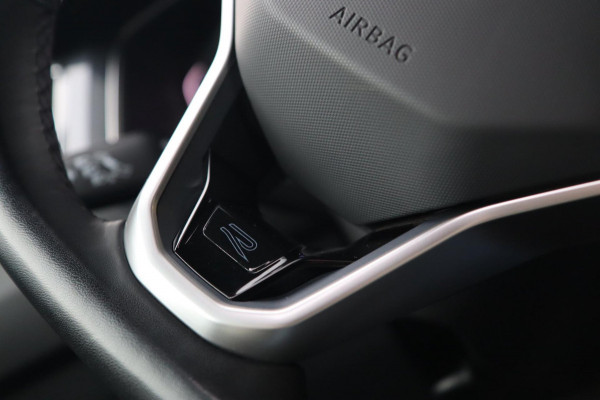 Volkswagen Tiguan 1.5 TSI 3x R-Line / PANO / VIRTUAL / ACC / CAMERA / CARPLAY / STUUR+STOELVERW