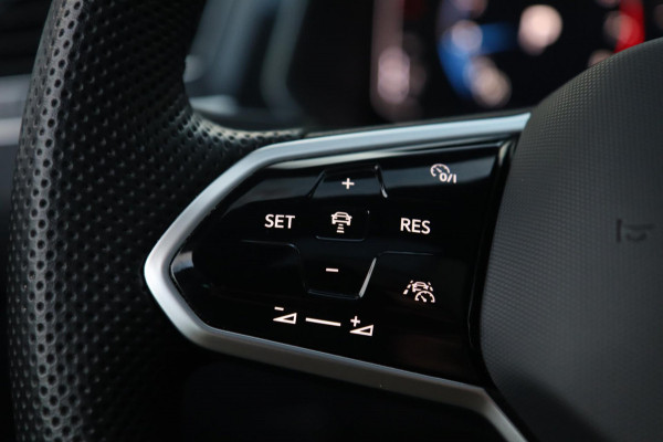 Volkswagen Tiguan 1.5 TSI 3x R-Line / PANO / VIRTUAL / ACC / CAMERA / CARPLAY / STUUR+STOELVERW