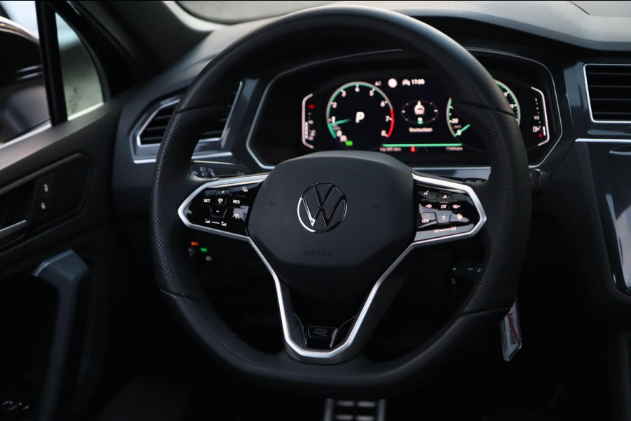 Volkswagen Tiguan 1.5 TSI 3x R-Line / PANO / VIRTUAL / ACC / CAMERA / CARPLAY / STUUR+STOELVERW