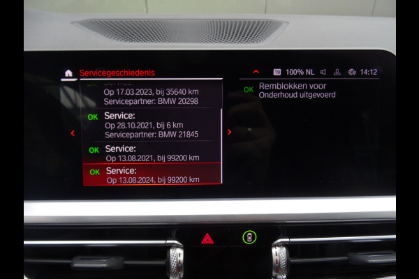 BMW 3 Serie Touring 318i M-Performance * 20 INCH * 330 PK * EYE-CATCHER !!