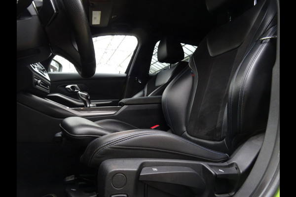 BMW 3 Serie Touring 318i M-Performance * 20 INCH * 330 PK * EYE-CATCHER !!