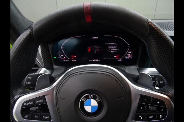 BMW 3 Serie Touring 318i M-Performance * 20 INCH * 330 PK * EYE-CATCHER !!