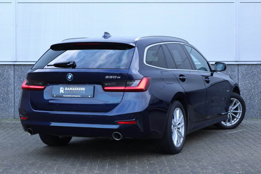 BMW 3 Serie Touring 330e Business Edition Plus Individual / Leder / LED /