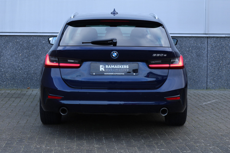 BMW 3 Serie Touring 330e Business Edition Plus Individual / Leder / LED /