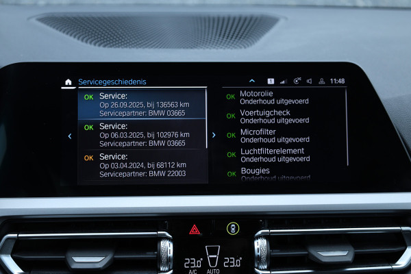 BMW 3 Serie Touring 330e Business Edition Plus Individual / Leder / LED /