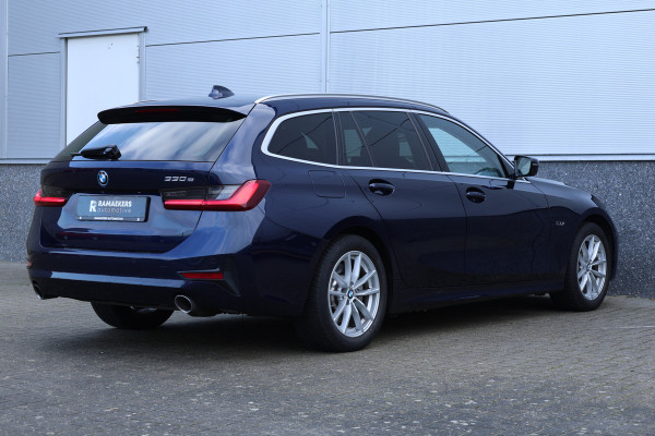 BMW 3 Serie Touring 330e Business Edition Plus Individual / Leder / LED /