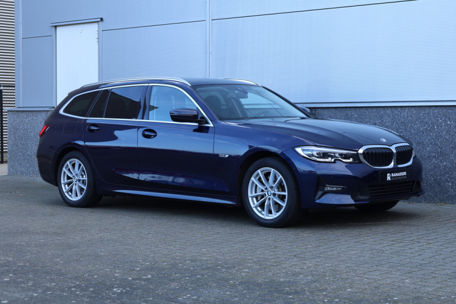 BMW 3 Serie Touring 330e Business Edition Plus Individual / Leder / LED /