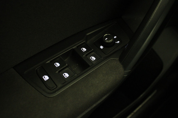 Volkswagen Tiguan 1.5 TSI ACT Comfortline Business |Navi|Stoelverwarming|