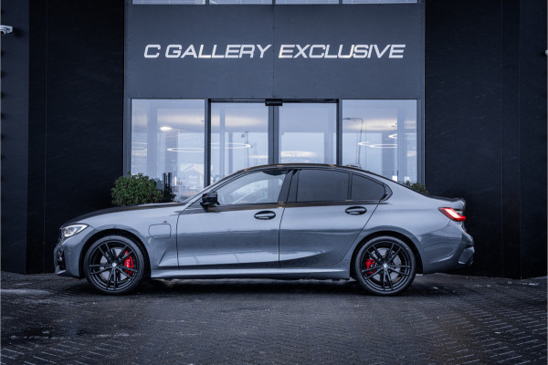 BMW 3-serie 330e High Executive - M Sport | Panorama | H&K | Memory | ACC
