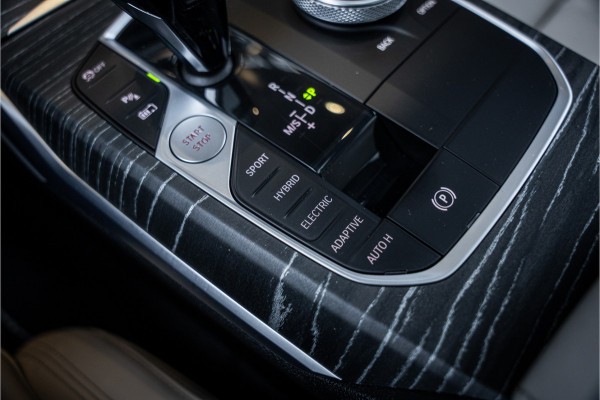 BMW 3-serie 330e High Executive - M Sport | Panorama | H&K | Memory | ACC