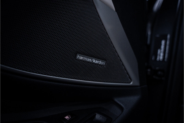 BMW 3-serie 330e High Executive - M Sport | Panorama | H&K | Memory | ACC