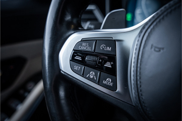 BMW 3-serie 330e High Executive - M Sport | Panorama | H&K | Memory | ACC